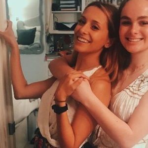 Meet your Posher, Mia